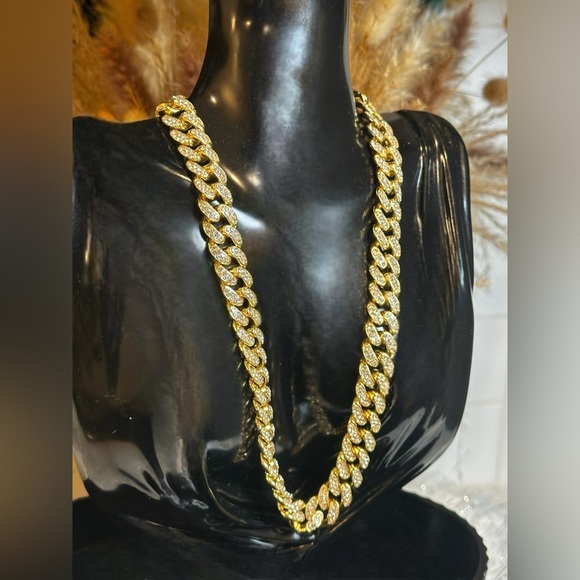 NIB-18.5” Stainless Steel Cuban Link Chain (Silver Sold Out) - Picture 4 of 13